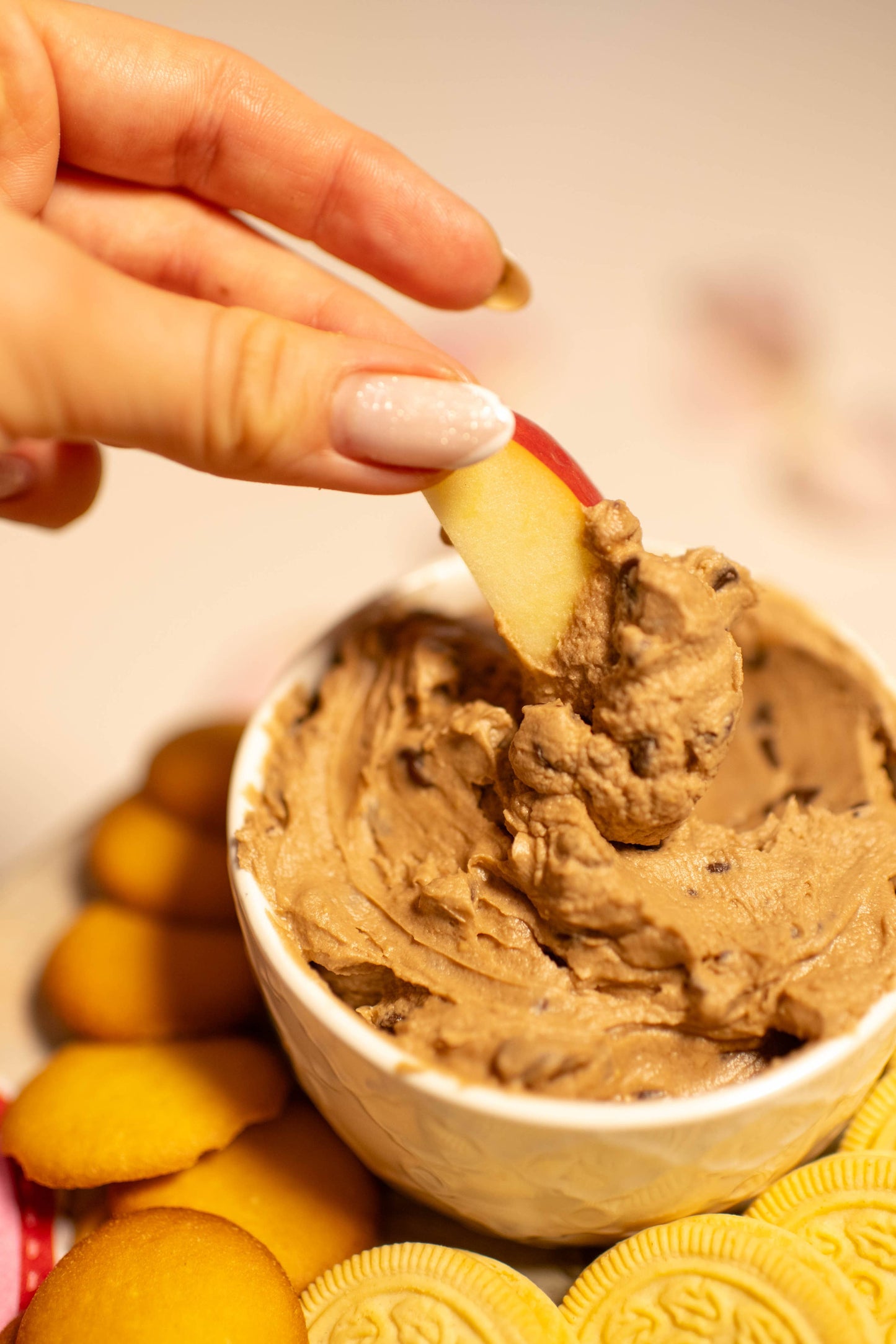 Chocolate Chip Cookiedough Cheesecake Dip